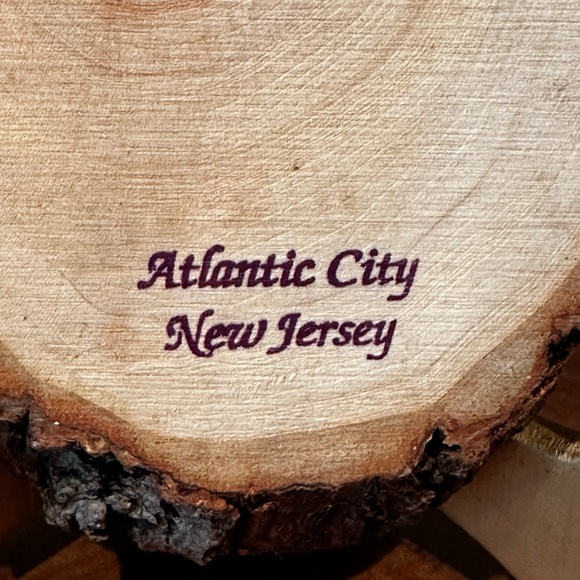 Vintage 80’s Wood Slice Religious Praying Hands Wall Hanging Prayer 8.5” x 5.25” - Picture 4 of 8